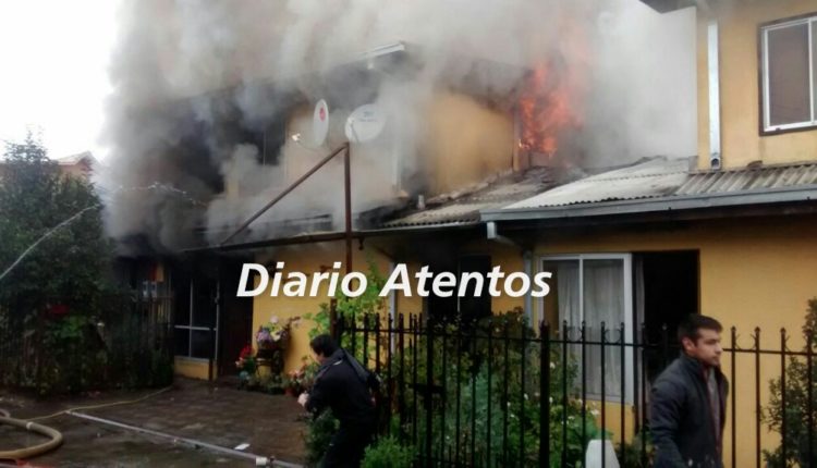 Incendio en Talca destruye una casa y deja otras dos con daños
