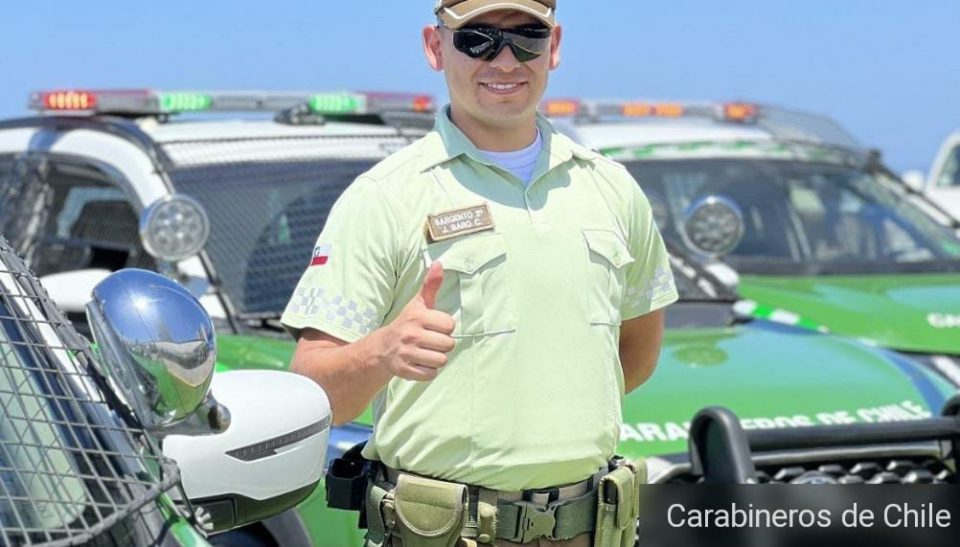 Nueva polera, cinturón y con visera: Así luce uniforme de Carabineros Atentos